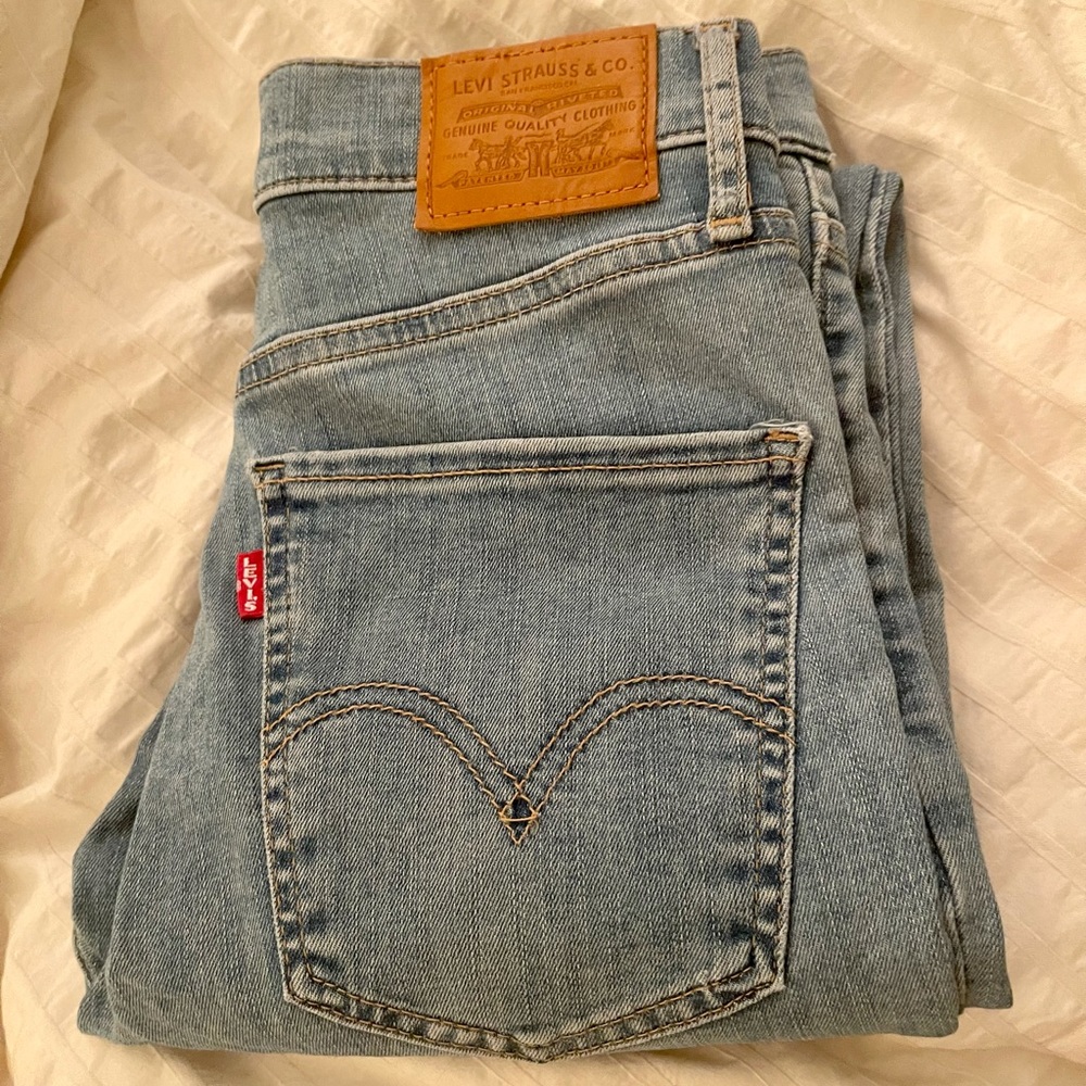 NEW Aritzia Levis Mile High Super Skinny Jeans